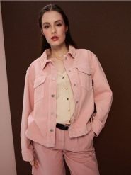 Jeansowa kurtka katana - różowy. Czerwone kurtki Sinsay, l, bez wzorów, z jeansu, bez kaptura. Za 79.99 zł.