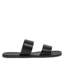 Klapki JENNY. Czarne klapki Jenny, bez wzorów, bez obcasa, bez zapięcia. Za 49.99 zł.