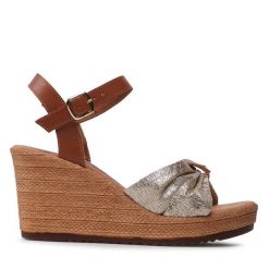 Sandały Tamaris. Żółte sandały Tamaris, bez wzorów, bez obcasa, na koturnie, bez zapięcia. Za 239.99 zł.