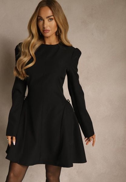 Czarna Sukienka o Rozkloszowanym Kroju z Ozdobą z Boku Eleslia. Czarne sukienki Renee, m, z aplikacjami, bez kołnierzyka, bez ramiączek, mini, rozkloszowane. Za 149.99 zł.