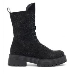 Botki JENNY. Czarne botki Jenny, bez wzorów, bez obcasa, na płaskiej podeszwie, bez zapięcia. Za 179.99 zł.