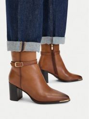 MEXX Botki EO-WI44-TUGA-01 Brązowy jasny. Brązowe botki Mexx, bez wzorów, ze skóry, bez obcasa, na słupku, bez zapięcia. Za 449.99 zł.