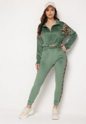 Zielony Welurowy Komplet Dresowy Krótka Bluza i Spodnie z Wstawkami w Cętki Kilima. Zielone bluzy Born2be, m, bez wzorów, z dresówki, bez ramiączek, bez kaptura. W wyprzedaży za 72.24 zł.
