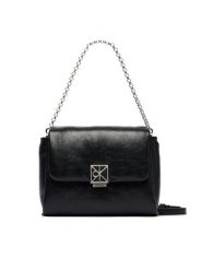 Calvin Klein Torebka Emblem Hw Padded Crossbody LV04F3620G Czarny. Czarne torebki klasyczne Calvin Klein, bez wzorów, ze skóry, bez dodatków. Za 489.99 zł.