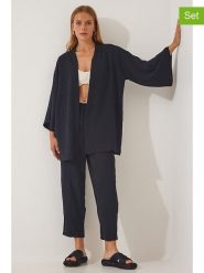 Happiness Istanbul 2-częściowy zestaw w kolorze czarnym rozmiar: 36. Czarne spodnie materiałowe Happiness Istanbul, bez wzorów, z materiału, z podwyższonym stanem. Za 108.99 zł.