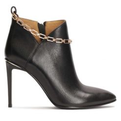 Botki Kazar. Czarne botki Kazar, bez wzorów, bez obcasa, na szpilce, bez zapięcia. Za 479.00 zł.