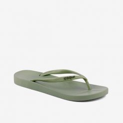 Damskie klapki Coqui. Zielone klapki Coqui, bez wzorów, z materiału, bez obcasa, bez zapięcia. Za 130.99 zł.
