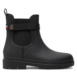 Kalosze Tommy Hilfiger. Czarne kalosze Tommy Hilfiger, bez wzorów, bez zapięcia. Za 439.99 zł.