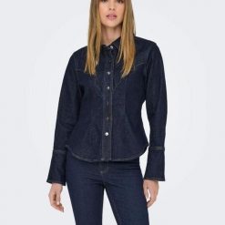 Only Koszula Perla LS Western Blue Denim. Niebieskie koszule ONLY, l, bez wzorów, z denimu, biznesowe, bez kołnierzyka, bez ramiączek. Za 253.76 zł.