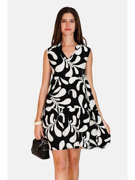 Le Jardin du Lin Sukienka w kolorze czarno-kremowym rozmiar: 40. Czarne sukienki Le jardin du lin, bez wzorów, klasyczne, bez kołnierzyka, bez ramiączek, mini. Za 118.84 zł.