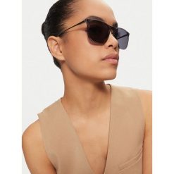 Okulary przeciwsłoneczne HUGO. Czarne okulary przeciwsłoneczne Hugo, bez wzorów. Za 349.99 zł.