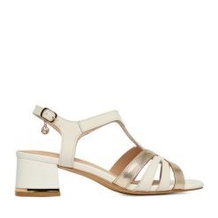 Sandały Lasocki. Białe sandały Lasocki, bez wzorów, bez obcasa, na słupku, bez zapięcia. Za 199.99 zł.