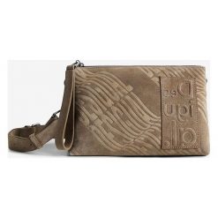 Desigual torebka kolor zielony. Zielone listonoszki Desigual, bez wzorów, z włókna, bez dodatków. W wyprzedaży za 419.99 zł.