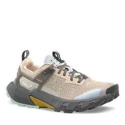 Buty trekkingowe damskie Salewa Pedroc 2. Brązowe buty trekkingowe Salewa, bez wzorów, z materiału, bez zapięcia, trekkingowe. Za 532.50 zł.