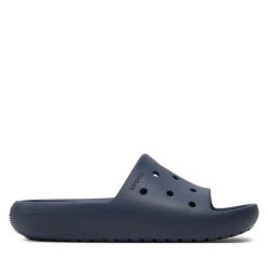 Klapki Crocs. Niebieskie klapki Crocs, bez wzorów, bez obcasa, bez zapięcia. Za 119.99 zł.