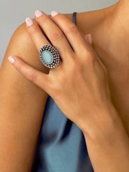 Les Petites Précieuses Srebrny pierścionek z chalcedonem rozmiar: 56. Szare pierścionki Les Petites Précieuses, srebrne. Za 390.17 zł.