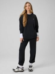 4F Spodnie z szerokimi nogawkami z modalem damskie - czarne S. Czarne spodnie materiałowe 4f, bez wzorów, z dresówki. Za 189.99 zł.