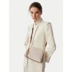 Torebka MICHAEL Michael Kors. Białe listonoszki MICHAEL Michael Kors, bez wzorów, bez dodatków. Za 1,019.00 zł.