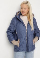 Niebieska Pikowana Kurtka o Prostym Kroju z Kapturem Tulorisa. Niebieskie kurtki Born2be, plus size, z aplikacjami, z jeansu, eleganckie, z kapturem. Za 149.99 zł.
