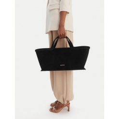 Torebka GINO ROSSI. Czarne torebki klasyczne Gino Rossi, bez wzorów, klasyczne, bez dodatków. Za 499.99 zł.