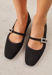 Czarne Balerinki z Imitacji Zamszu o Fasonie Mary Jane z Cyrkoniową Klamrą Ireltise. Czarne baleriny Renee, z aplikacjami, eleganckie, bez obcasa, bez zapięcia. Za 79.99 zł.