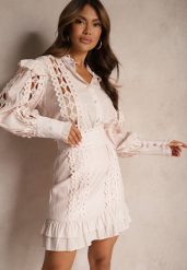 Różowy Komplet Ażurowy z Bawełną Spódnica i Koszula Ozdobiona Guzikami z Pereł Leninia. Czerwone koszule Renee, m, z aplikacjami, z bawełny, eleganckie, bez kołnierzyka, bez ramiączek. W wyprzedaży za 91.99 zł.