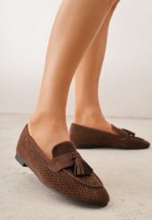 Ciemnobrązowe Mokasyny VICES z Ażurową Cholewką i Frędzlami Hyrilea. Brązowe mokasyny Renee, z aplikacjami, z jeansu. Za 89.99 zł.