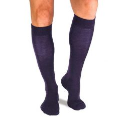 Skarpety uciskowe 3/4 z wełny merynosów, ciemnoniebieskie. Niebieskie skarpetki OEM, bez wzorów, z wełny. W wyprzedaży za 92.32 zł.