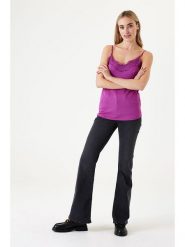 Garcia Top w kolorze fioletowym rozmiar: XS. Różowe topy Garcia, xs, bez wzorów, z koronki, bez kołnierzyka, bez ramiączek. Za 35.18 zł.