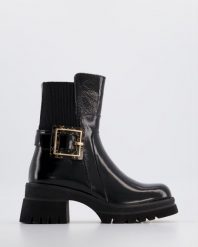 SKÓRZANE BOTKI Z KLAMRĄ 2327 BLACK. Czarne botki Venezia, bez wzorów, ze skóry, bez obcasa, bez zapięcia. Za 319.00 zł.