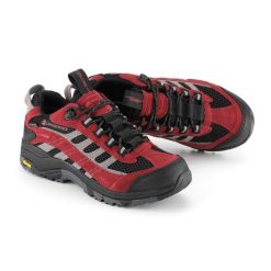 Buty trekkingowe niskie damskie Alpine Pro Okane Vibram. Czerwone buty trekkingowe Alpine Pro, bez zapięcia. W wyprzedaży za 399.00 zł.