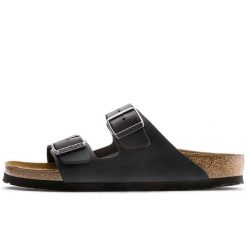 Klapki Birkenstock Arizona Bs Dorosłych. Czarne klapki Birkenstock, bez wzorów, z nubiku, klasyczne, bez obcasa, bez zapięcia. Za 526.25 zł.