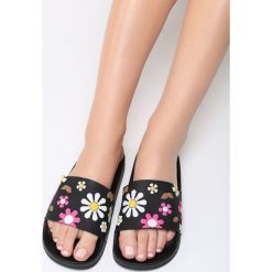Czarne Klapki Flowered Garden. Klapki marki NABAIJI. Za 59.99 zł.