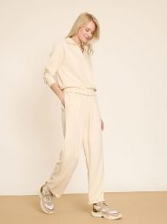 BGN 2-częściowy zestaw w kolorze beżowym rozmiar: 38. Brązowe spodnie dresowe BGN, bez wzorów, z dresówki. Za 165.99 zł.