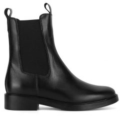 Botki Gino Rossi. Czarne botki Gino Rossi, bez wzorów, bez obcasa, na płaskiej podeszwie, bez zapięcia. Za 209.99 zł.