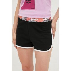 Diadora szorty damskie kolor czarny gładkie high waist. Czarne szorty Diadora, bez wzorów, z bawełny. Za 119.99 zł.