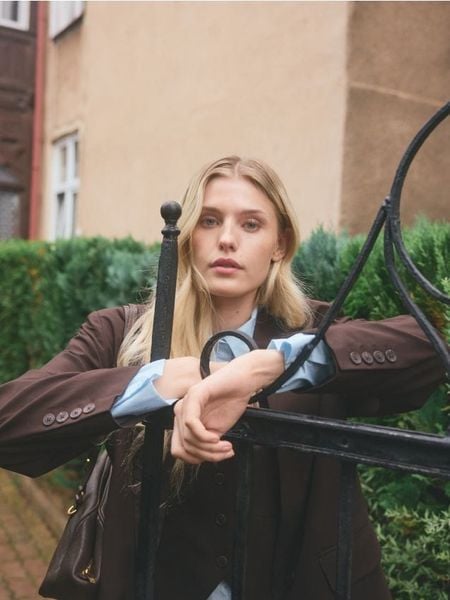 Koszula z kryształkami - jasnoniebieski. Niebieskie koszule Reserved, l, bez wzorów, z bawełny, bez kołnierzyka, bez ramiączek. W wyprzedaży za 69.99 zł.