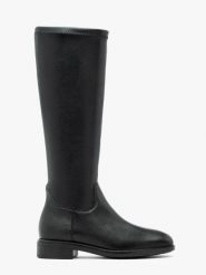 Czarne kozaki z elastyczną cholewką. Czarne kozaki Ryłko, bez wzorów, ze skóry, eleganckie, bez obcasa, na płaskiej podeszwie, bez zapięcia. Za 449.99 zł.