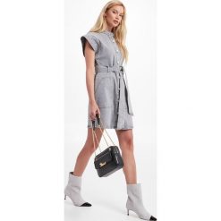 Sukienka CUSTOMMADE. Szare sukienki Custommade, s, bez wzorów, z jeansu, bez kołnierzyka, bez ramiączek. Za 1,369.00 zł.