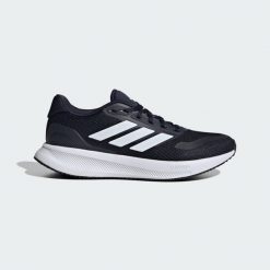 Buty do biegania adidas Runfalcon 5. Białe buty do biegania adidas, bez wzorów, z materiału, bez zapięcia, do biegania. Za 258.35 zł.