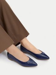 Lasocki Baleriny CEO-RST-ROSE-02P Granatowy. Niebieskie baleriny Lasocki, bez wzorów, z lakierowanej skóry, bez obcasa, bez zapięcia. Za 169.99 zł.