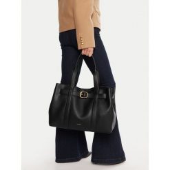 Torebka Calvin Klein. Czarne torebki klasyczne Calvin Klein, bez wzorów, klasyczne, bez dodatków. Za 431.99 zł.