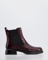 LAKIEROWANE SZTYBLETY 1142 502 BORDO. Botki Venezia, bez wzorów, z lakierowanej skóry, bez obcasa, bez zapięcia. Za 339.00 zł.