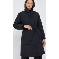 Calvin Klein kurtka puchowa damska kolor czarny zimowa. Czarne kurtki Calvin Klein, na zimę, l, bez wzorów, z materiału, bez kaptura. W wyprzedaży za 889.99 zł.
