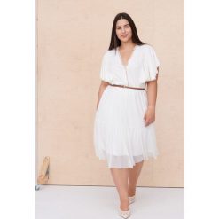 Sukienka Aneras Plus Size Ekri. Sukienki blue shadow, na imprezę, plus size, bez wzorów, z poliesteru, bez kołnierzyka, plus size, bez ramiączek. Za 299.90 zł.