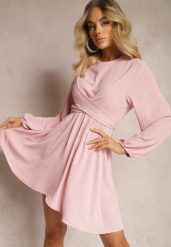 Różowa Sukienka Rozkloszowana z Gumką w Pasie Thelo. Czerwone sukienki Renee, m, bez wzorów, z tkaniny, eleganckie, bez kołnierzyka, bez ramiączek, mini, kopertowe. W wyprzedaży za 62.99 zł.