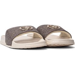 Klapki damskie beżowe U.S. Polo ASSN. IVY001-DBR. Brązowe klapki U.S. Polo Assn., bez wzorów, bez obcasa, bez zapięcia. Za 110.99 zł.