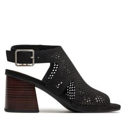 Sandały Clarks. Czarne sandały Clarks, bez wzorów, bez obcasa, na słupku, bez zapięcia. Za 259.99 zł.