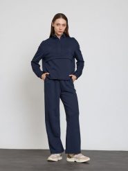 BGN Spodnie dresowe w kolorze granatowym rozmiar: 38. Niebieskie spodnie sportowe BGN, bez wzorów, z dresówki. Za 100.99 zł.