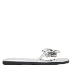 Klapki LOVE MOSCHINO. Szare klapki Love Moschino, bez wzorów, bez obcasa, bez zapięcia. Za 809.99 zł.